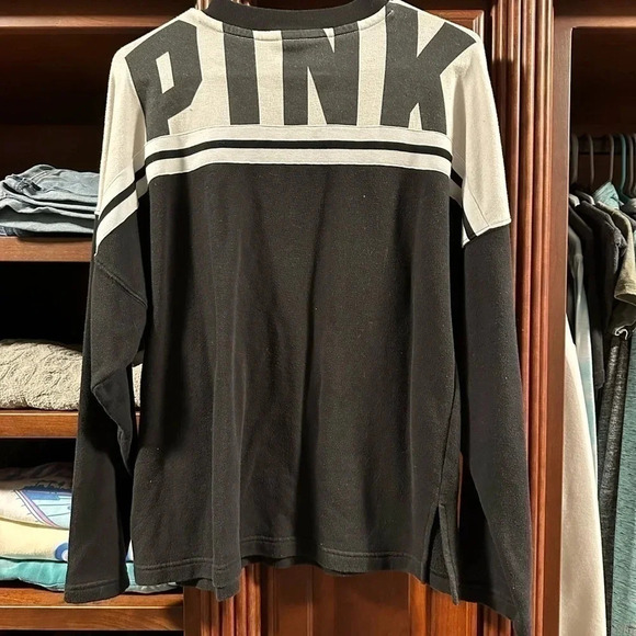 VS pink crewneck - Picture 3 of 4